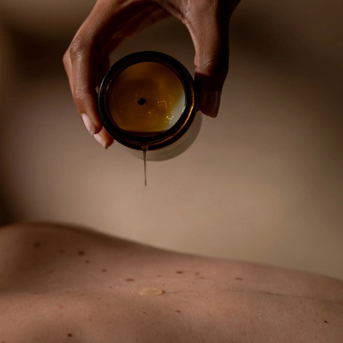 Hydrating  Massaging Candle   spothippo