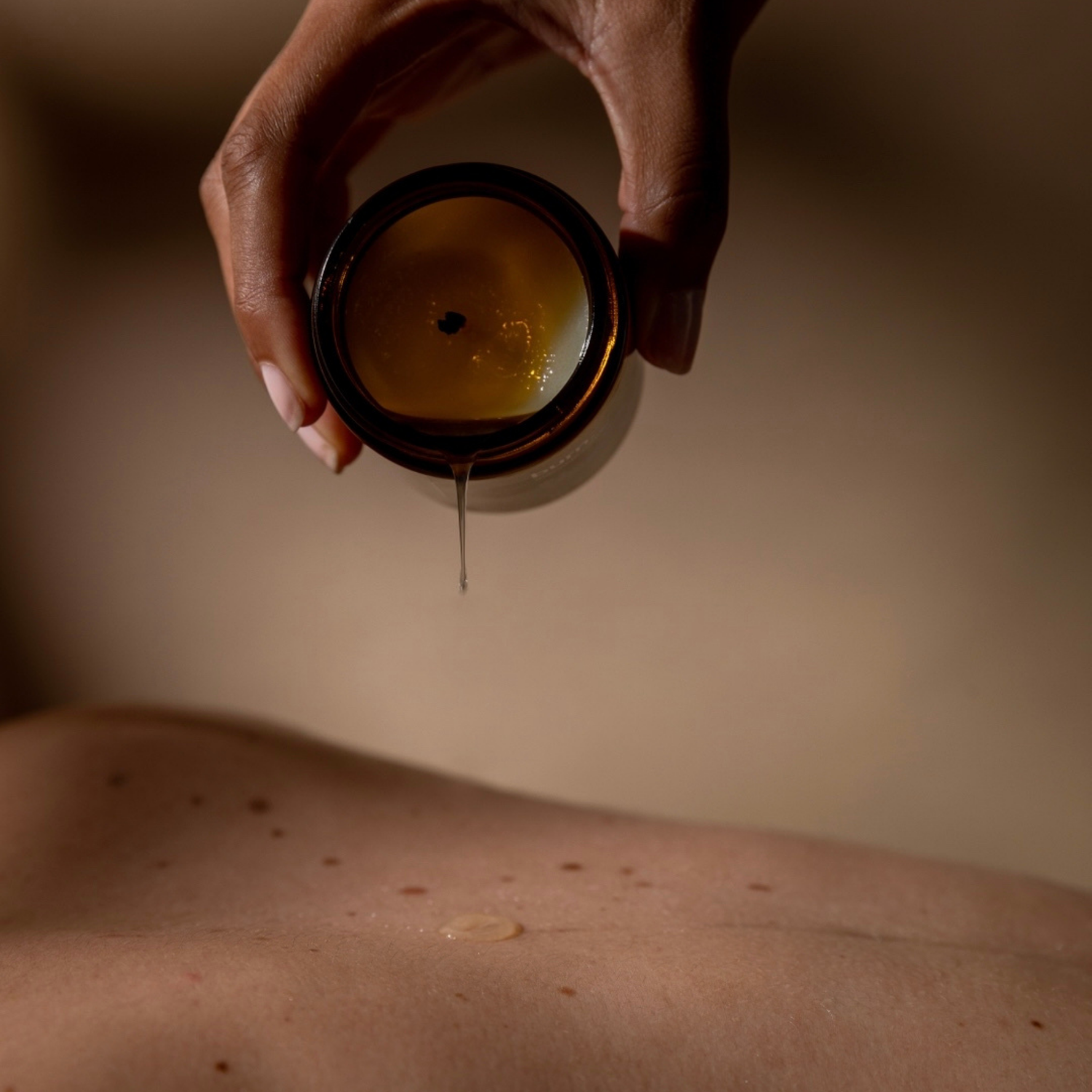 Hydrating  Massaging Candle spothippo